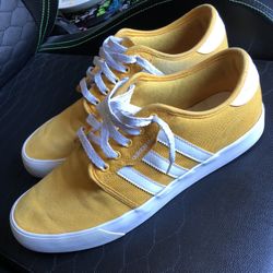 Adidas Yellow Seeley 12m