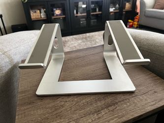 Laptop stand