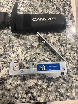 Commscope 1725150-6 | Modular Jack Termination SL Tool Kit with Lacing Fixture, for large cable diameter