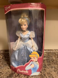 Porcelain Disney Cinderella Collectable Keepsake doll