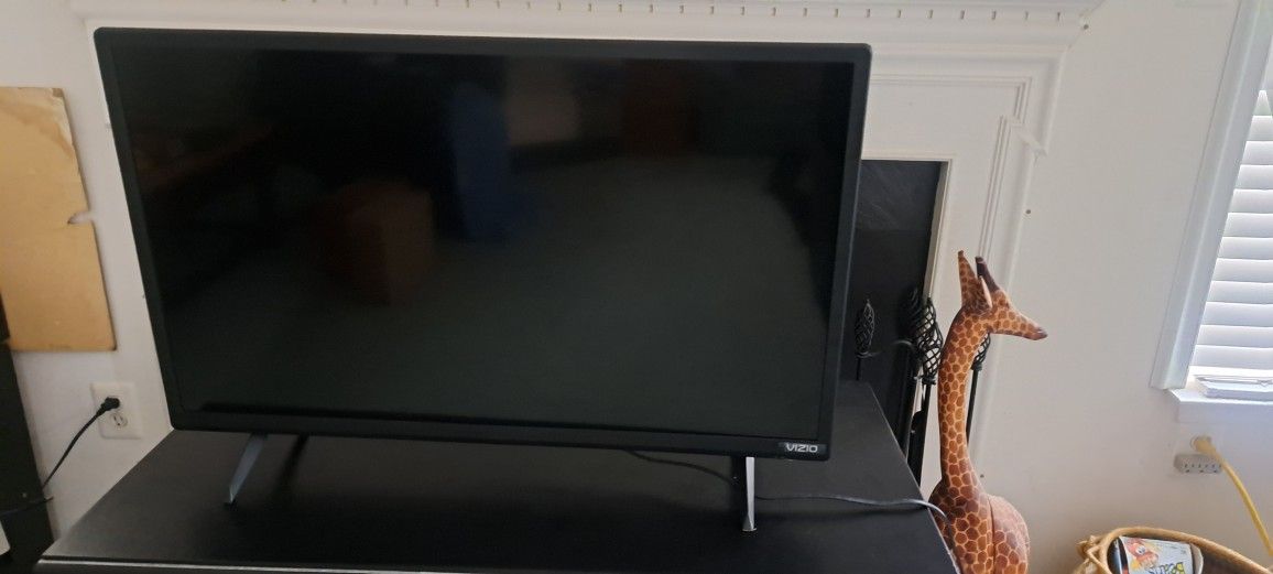 32" Vizio Flatscreen TV