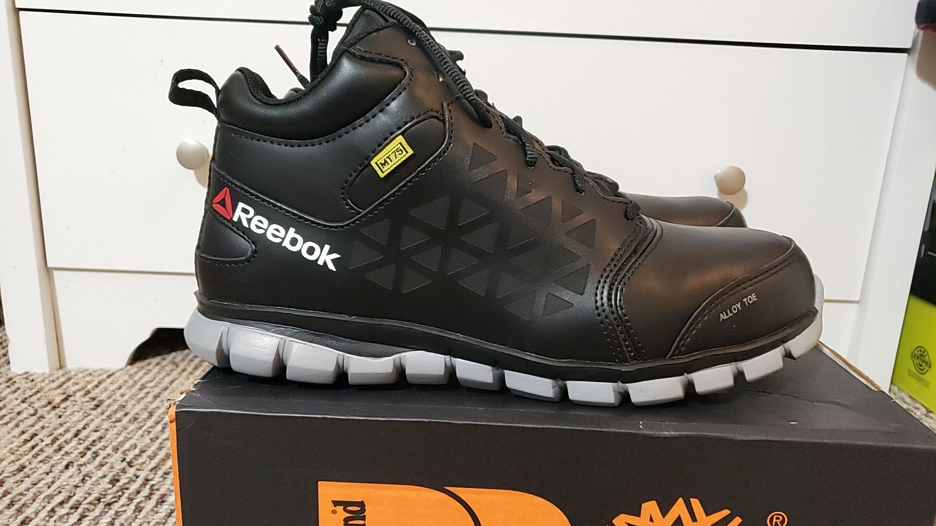 Reebok boot size 10 brand new no box