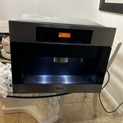 MIELE COFFEE MAKER 24-INCH 