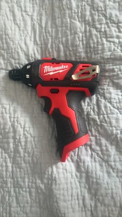 Milwaukee M12 Screwdriver