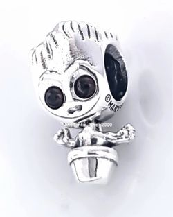 Pandora × Marvel Guardians of the Galaxy Dancing Baby Groot Charm 792554C01