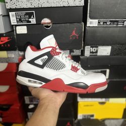 2020 Jordan Fire Red 4s size 12 VNDS