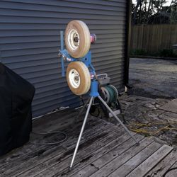 Jugs Super Combo Pitching Machine