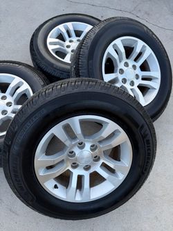 Chevy/GMC Factory 18” wheels 6Lug
