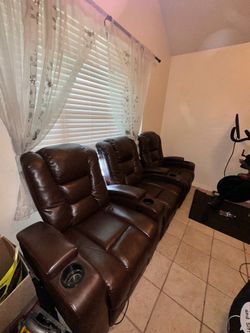 3 seat brown power recliner w/ usb