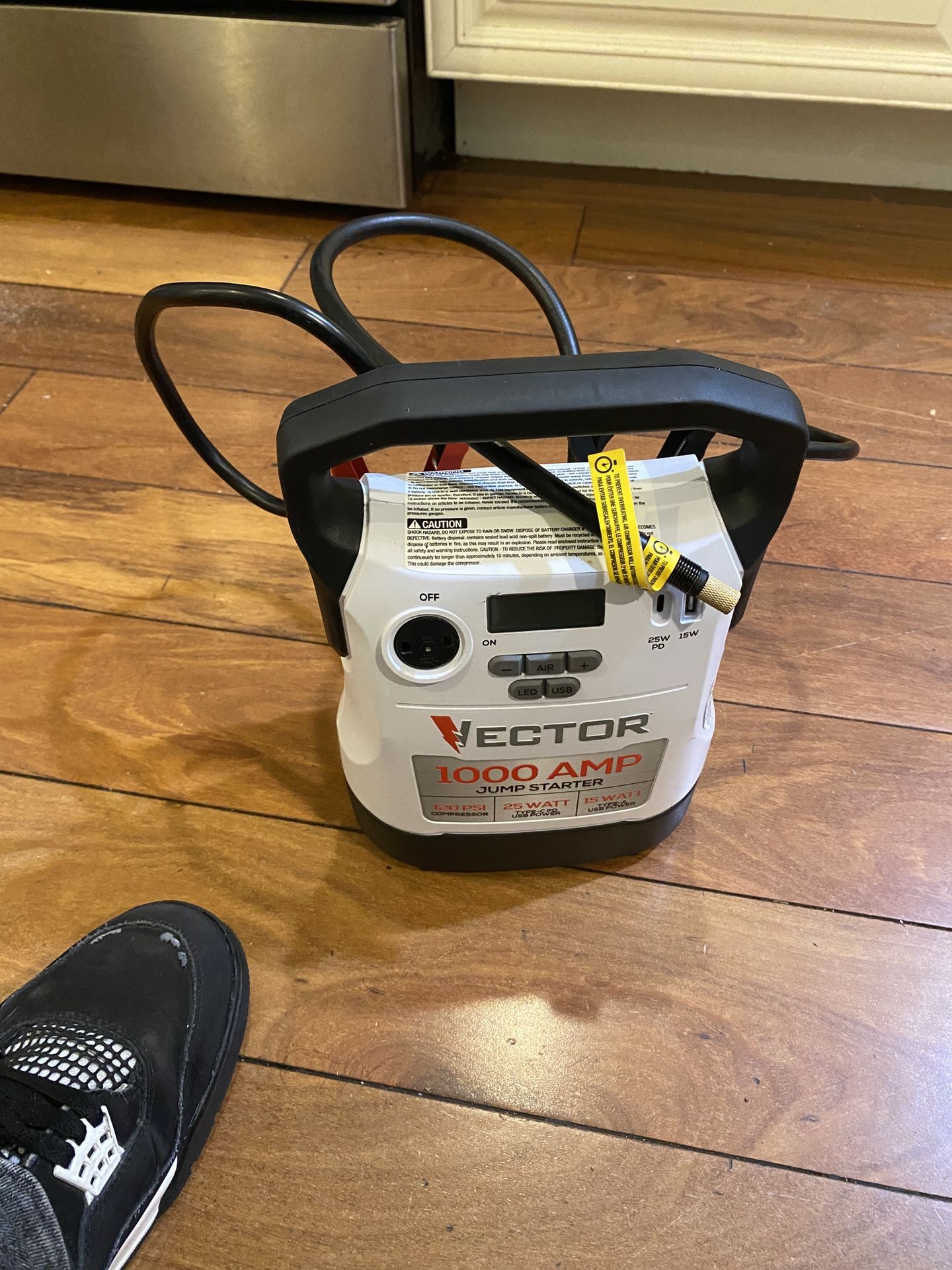 Vector 1000 AMP JUMPSTARTER