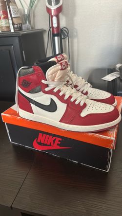 Jordan 1 Retro High OG Chicago Lost and Found Size 10