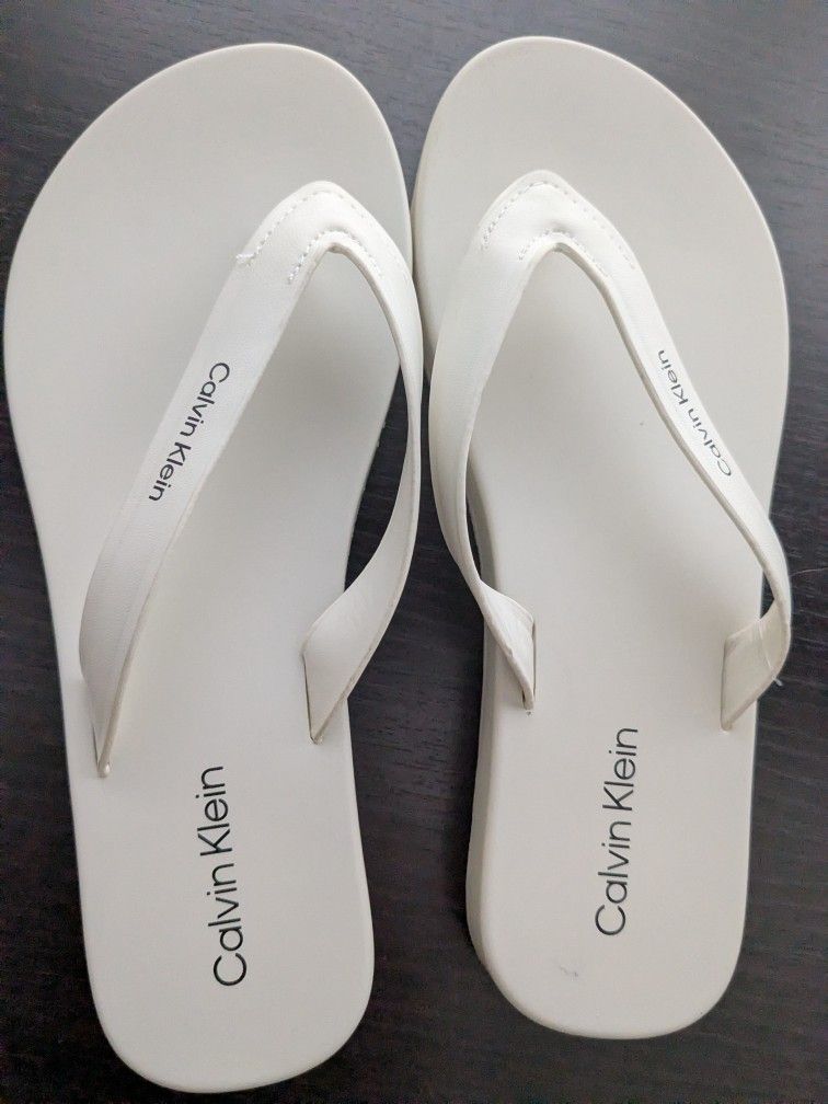 "Calvin Klein" women's Flip -Flop Sandals, Size 8, New, Ivory