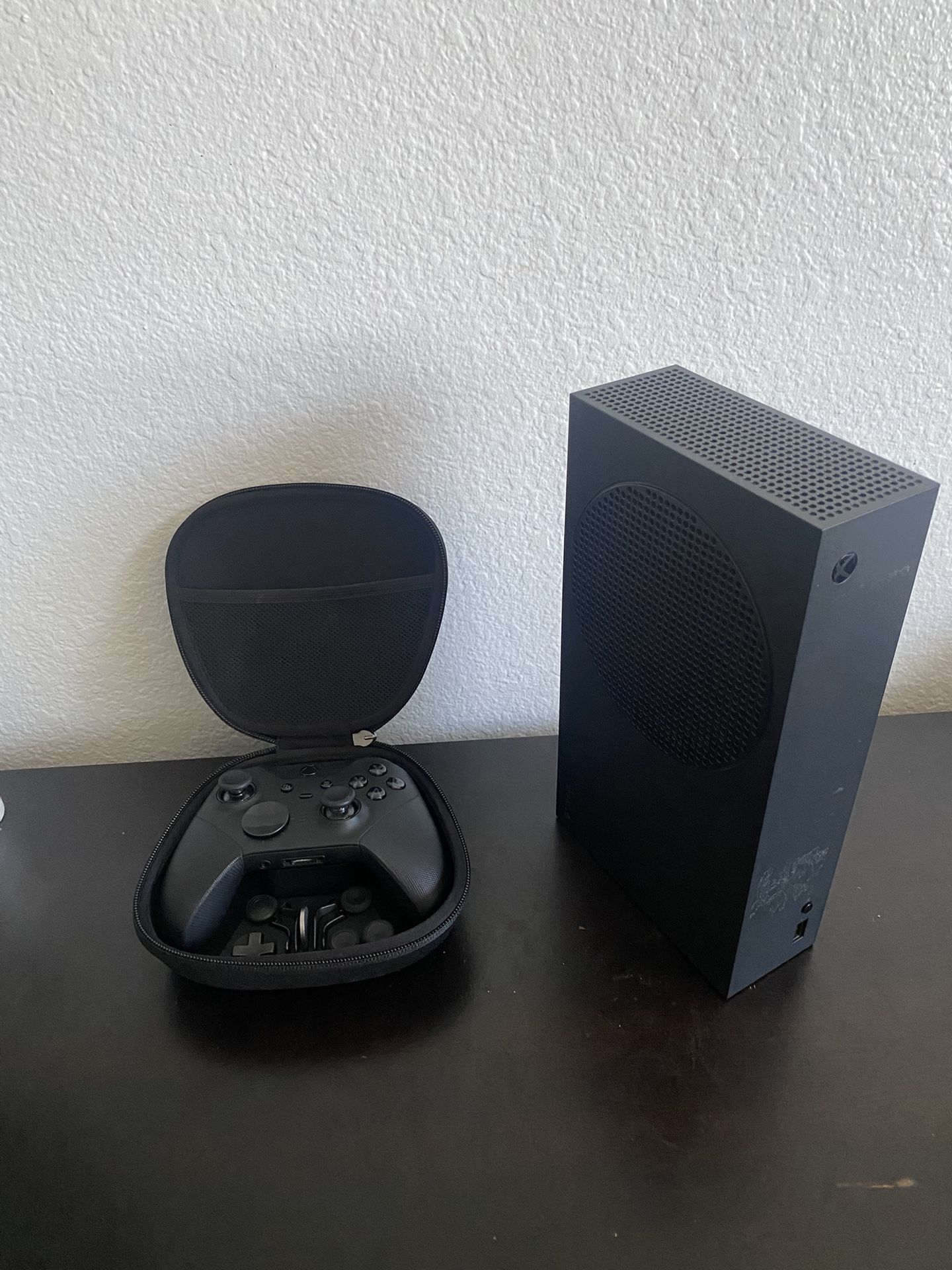 Xbox Series S 1 Tb Black / Elite Series 2 Xbox Controller !