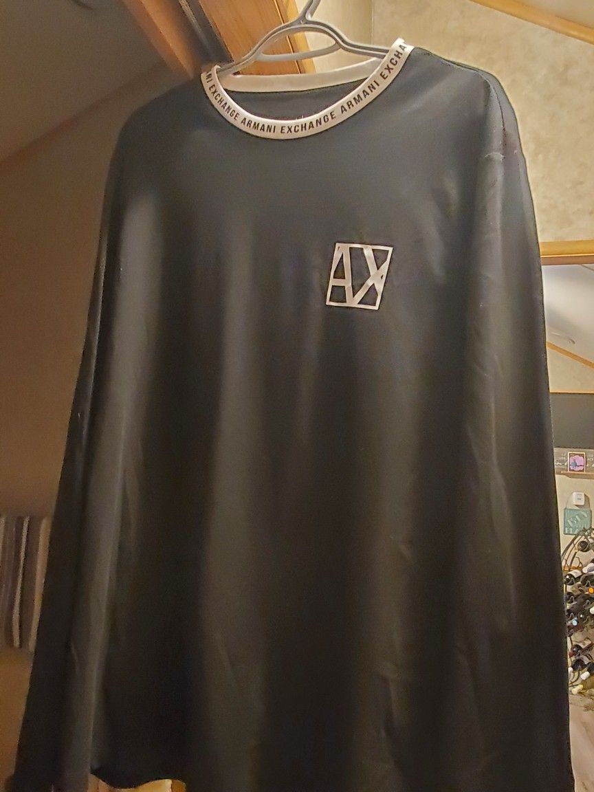 ⭐️NEW w/ TAGS ***ARMANI EXCHANGE*** T-SHiRT ((Size L))