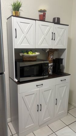 Farmhouse Kitchen Hutch Cabinet