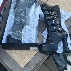Women’s Size 8 Thigh High Gothic Boots 
