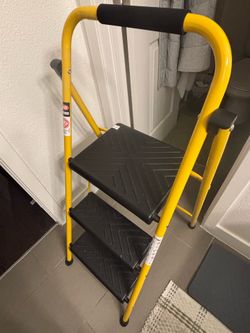 3-step folding step ladder