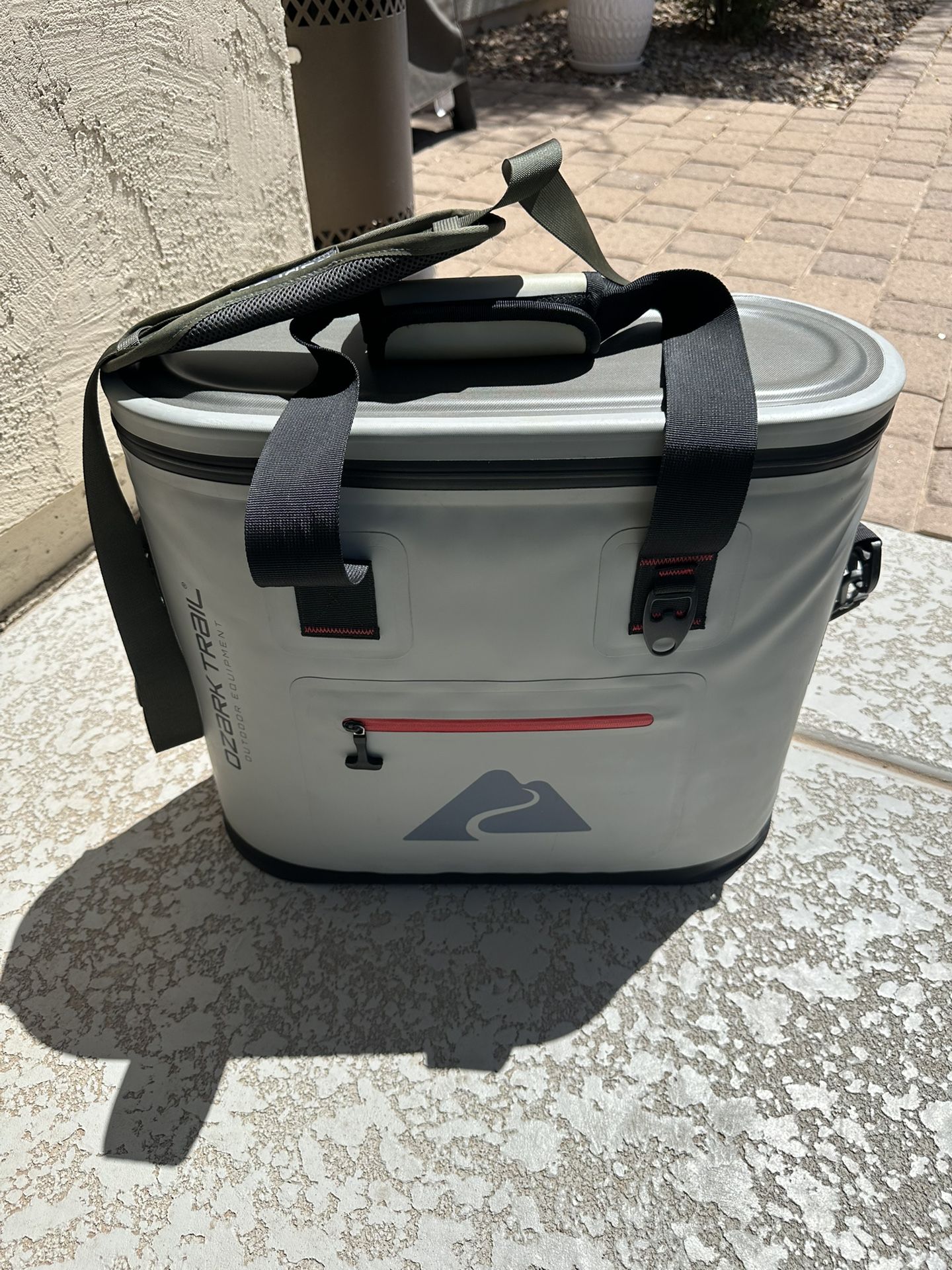 Ozark Trail 30 Can Leak Proof Soft sided Cooler