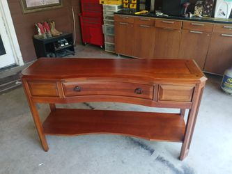 Thomasville console Table
