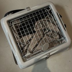 Pet travel crate / car carrier, perfect for cats or small dogs.
