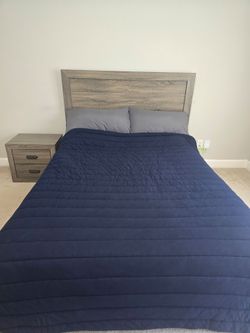 Queen bedset with Mattress, side table and chest drawer