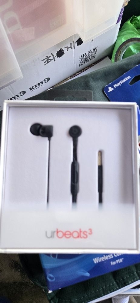 Beats urBeats3 Earphones (3.5mm) – Like New / With Box