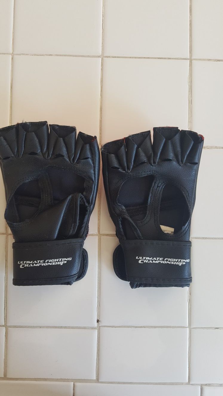 UFC " MMA" Pro Youth Sparring Gloves