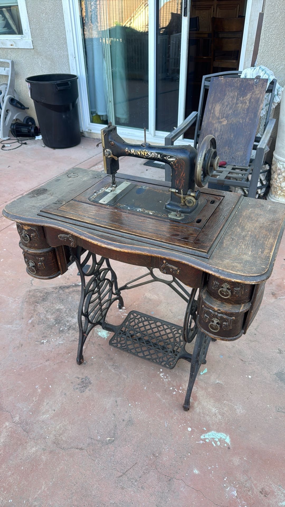 Old Sawing Machine