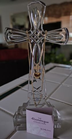 NEW DIAMONIQUE COLLECTION NECKLACE BY KATHY LEVINE