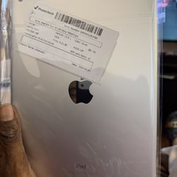 Apple iPad 6th Gen 9.7" Silver Wi-Fi Tablet 32GB MR9F2LL/A Touchscreen Series