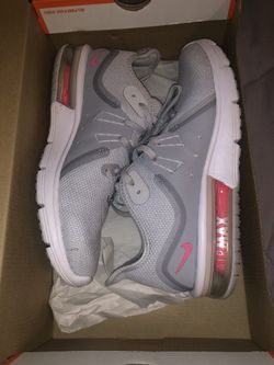 women’s nike air maxes