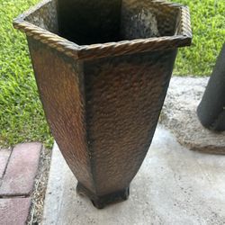 Metal Plant Pot Vase 20 in H 12 in W 
