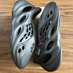 Adidas Yeezy Foam RNR “Onyx” Size 12