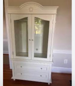 WHITE FURNITURE VERY NICE