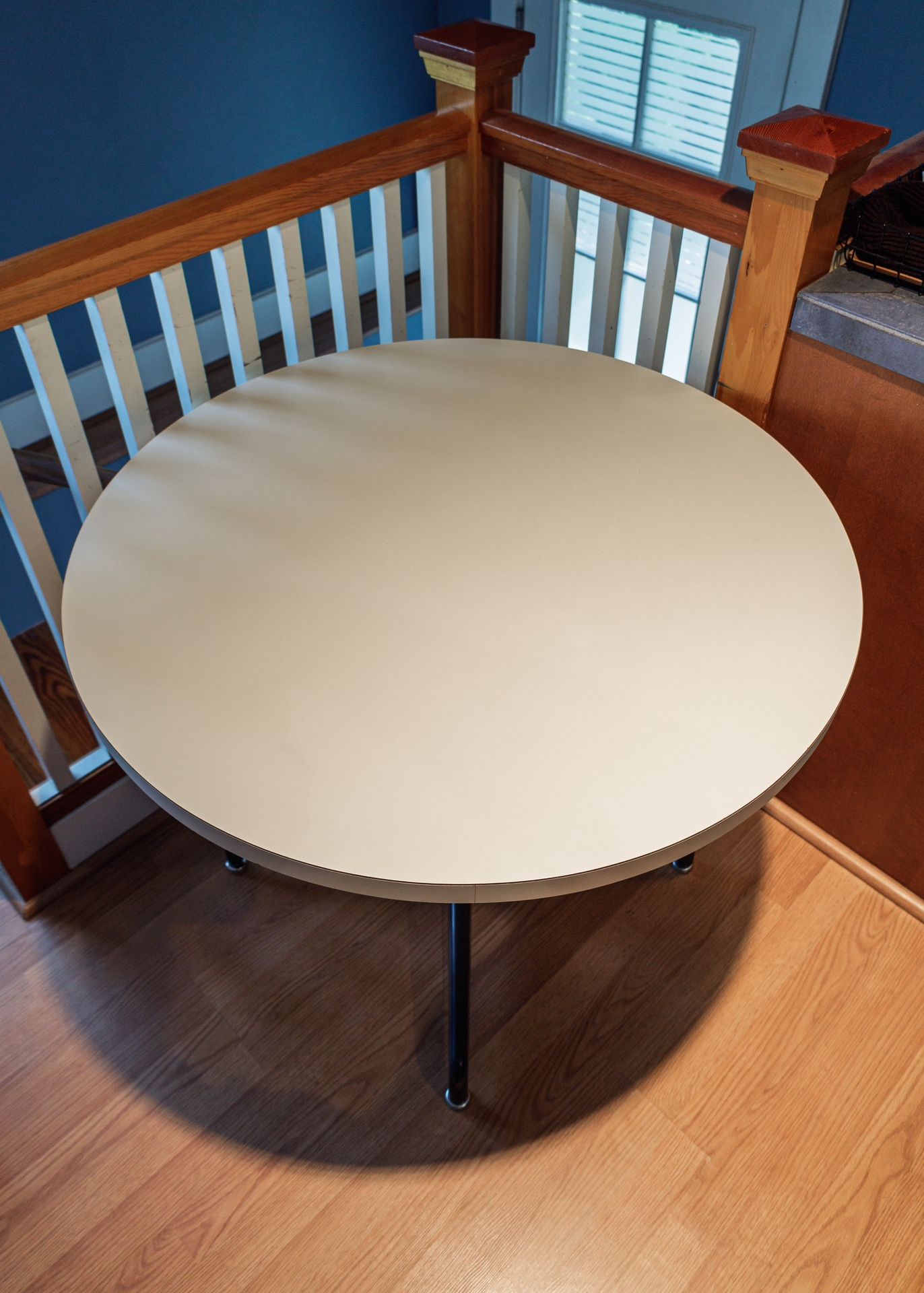 Round Cafe Table