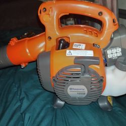Husqvarna Gas 2 Cycle Leaf Blower,470cfm  Model  125B