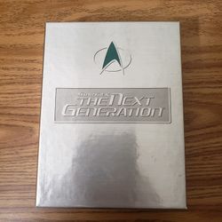 STAR TREK: THE NEXT GENERATION SEASON 1  TNG LIKE NEW