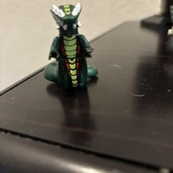 Acidicus Lego Minifigure
