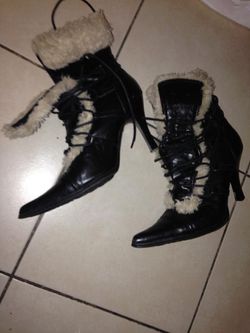High heel boots ankle length with fur and lace up size 9 women