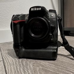 Nikon  D 7000 Camera
