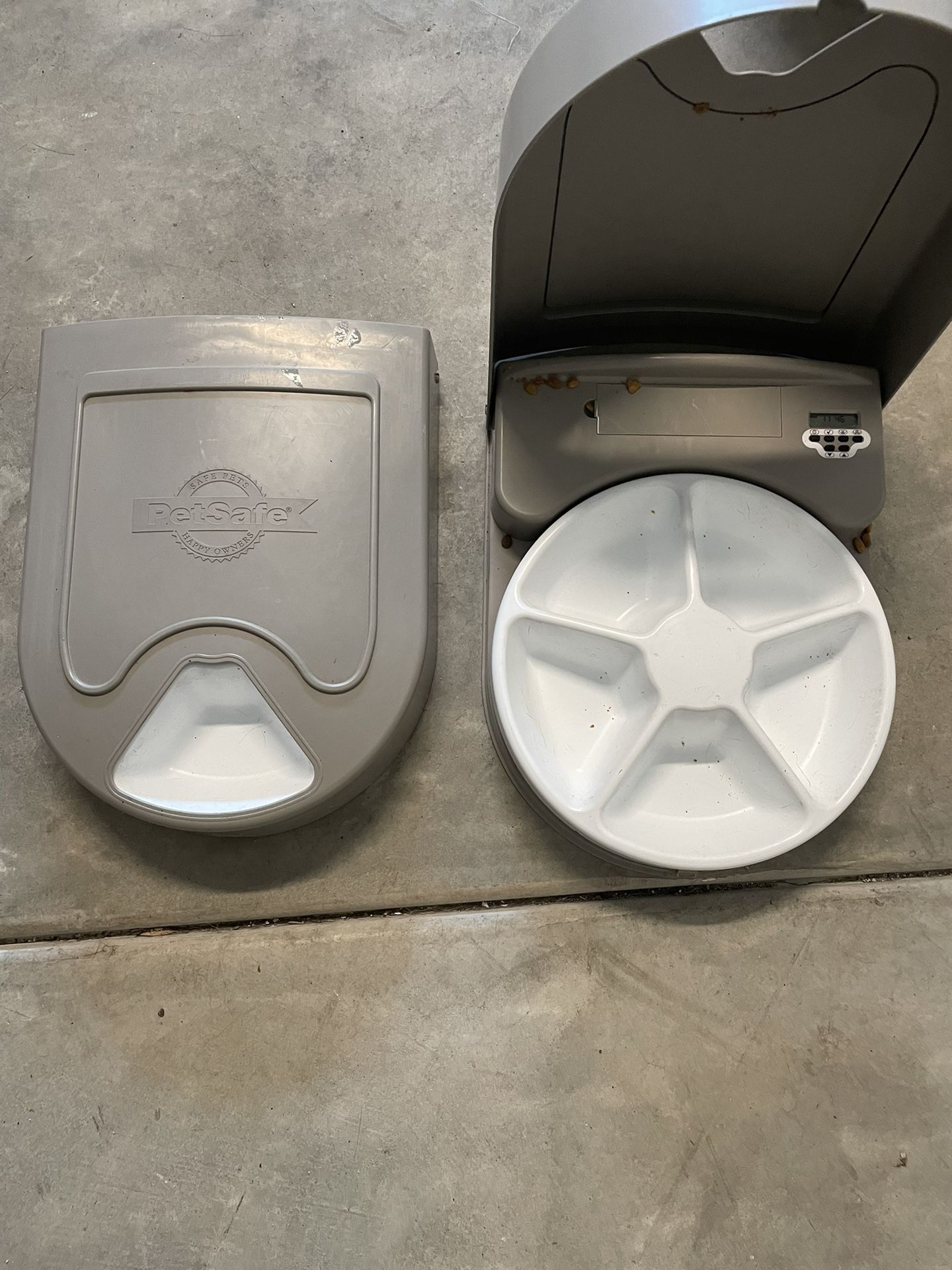 Auto Cat Feeder (2)