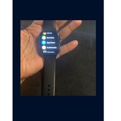 Apple Watch 4 Excellent Condition 