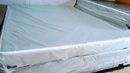 $120 Queen box spring brand new free delivery same-day