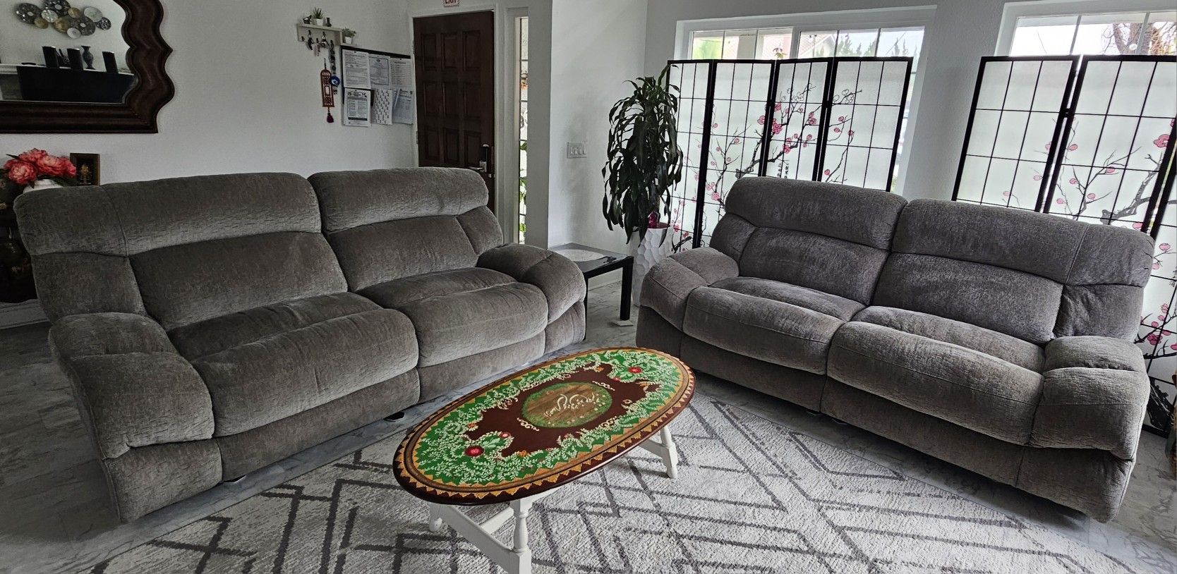 ✨ 2 Electronic Recliner Sofas – Vogue Furniture (Jerome’s) 