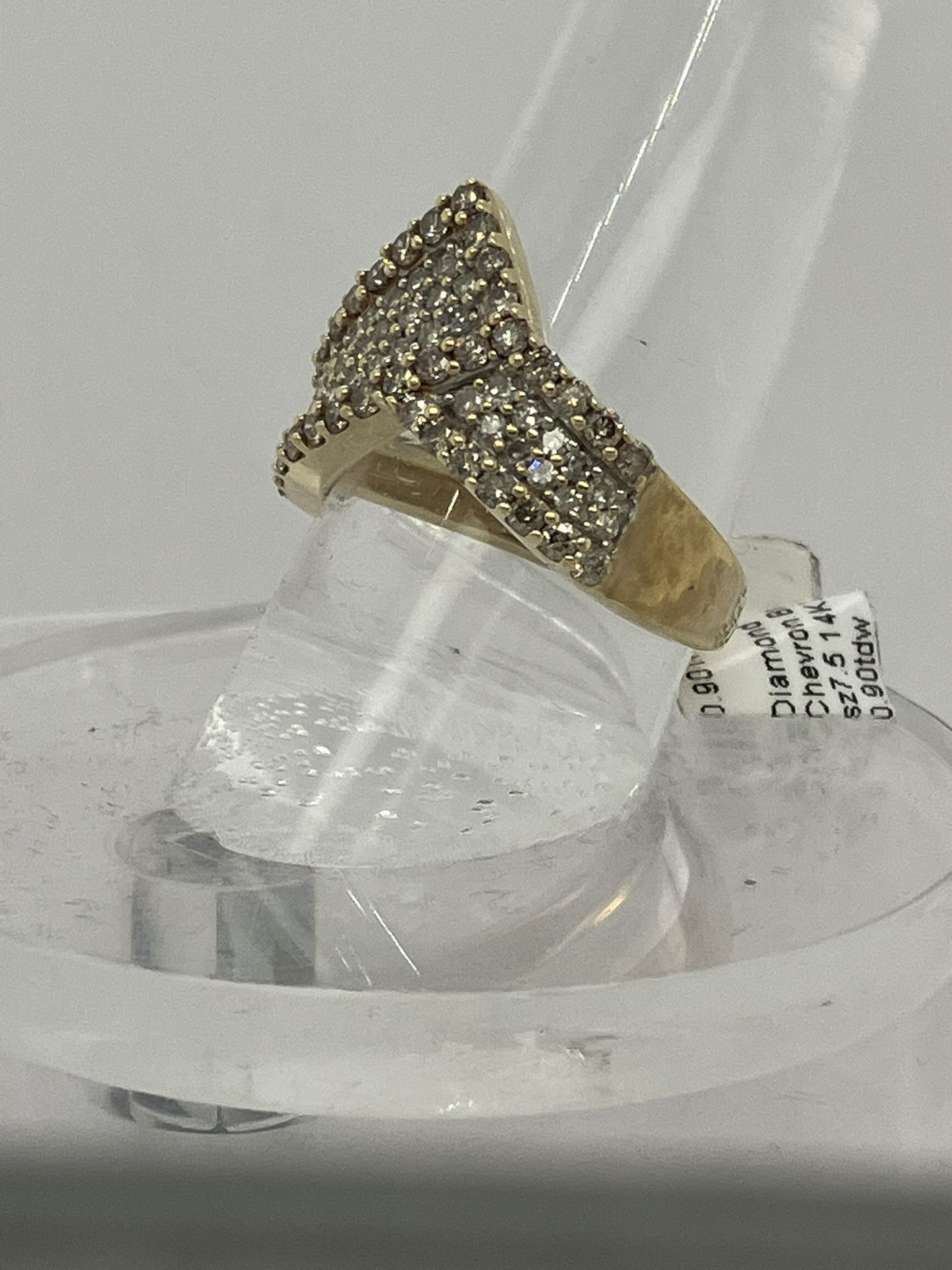 Sparkling 14K Yellow Gold Diamond Chevron Band 0.90c