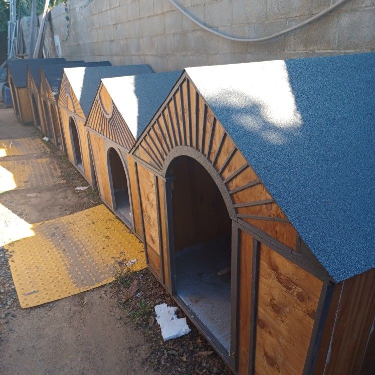 XL Dog House And Large Ready To Go for Sale in Corona, CA OfferUp