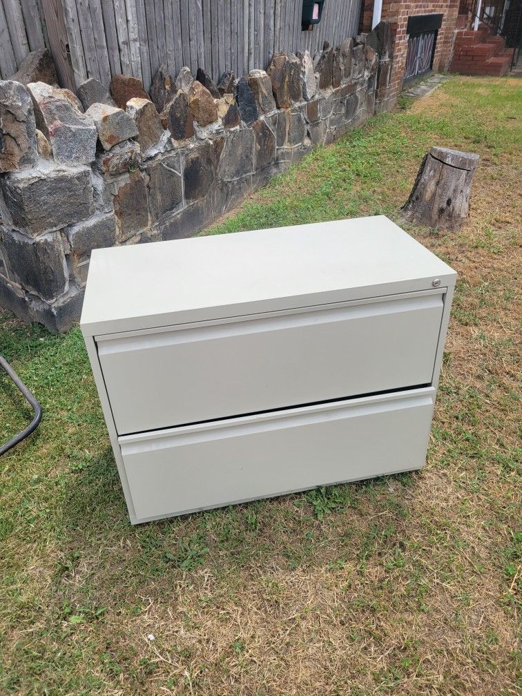 Metal Filing Cabinet 