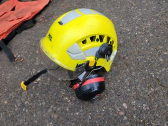 Petzl Vertex Vent Helmet w Vizen Visor and earmuffs + Petzl Vertex Best helmet