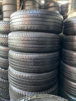 SET FOUR GOOD USED TIRES 235/55/20 MICHELIN SEMI NEW 95%TREAD LIFE 200