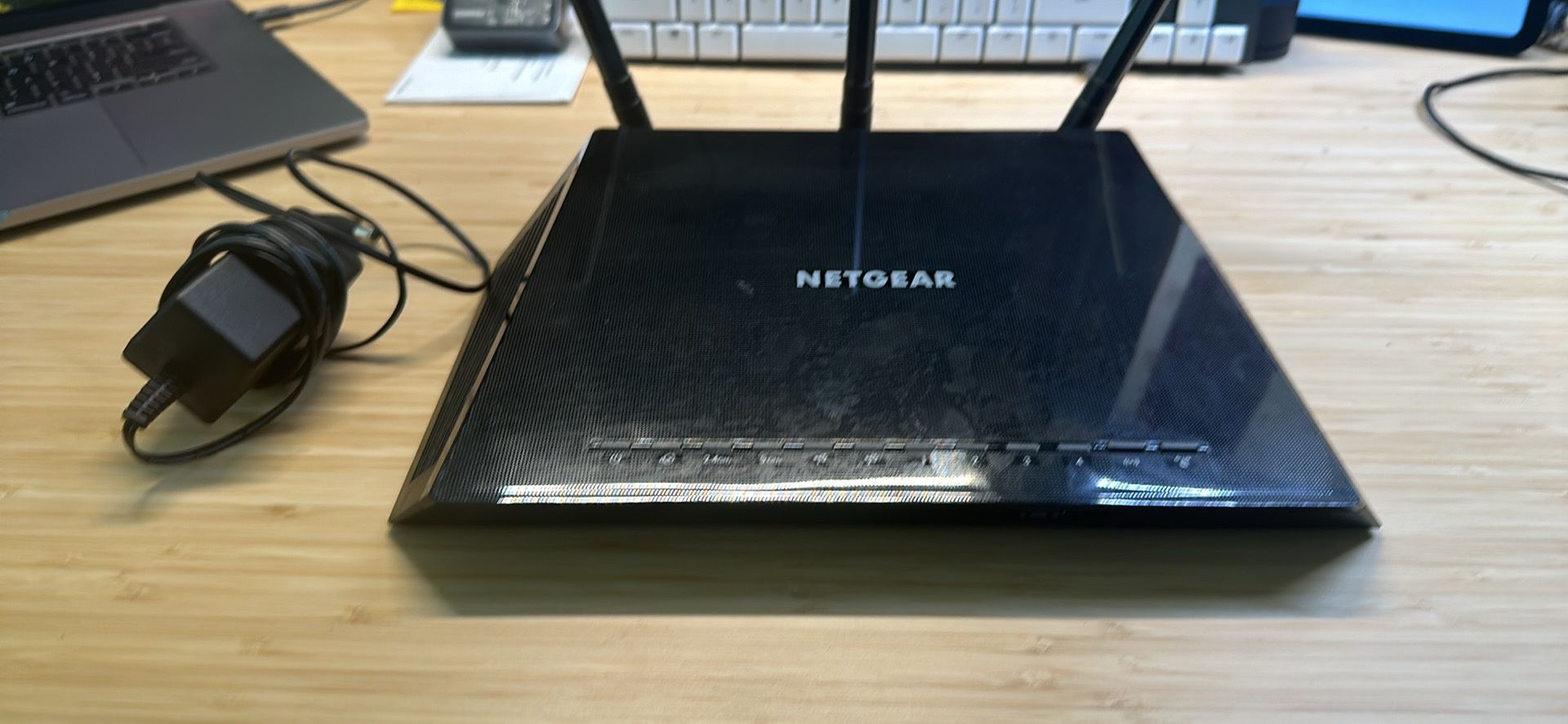 NETGEAR AC1750 WiFi Router + CM700 Model Comb